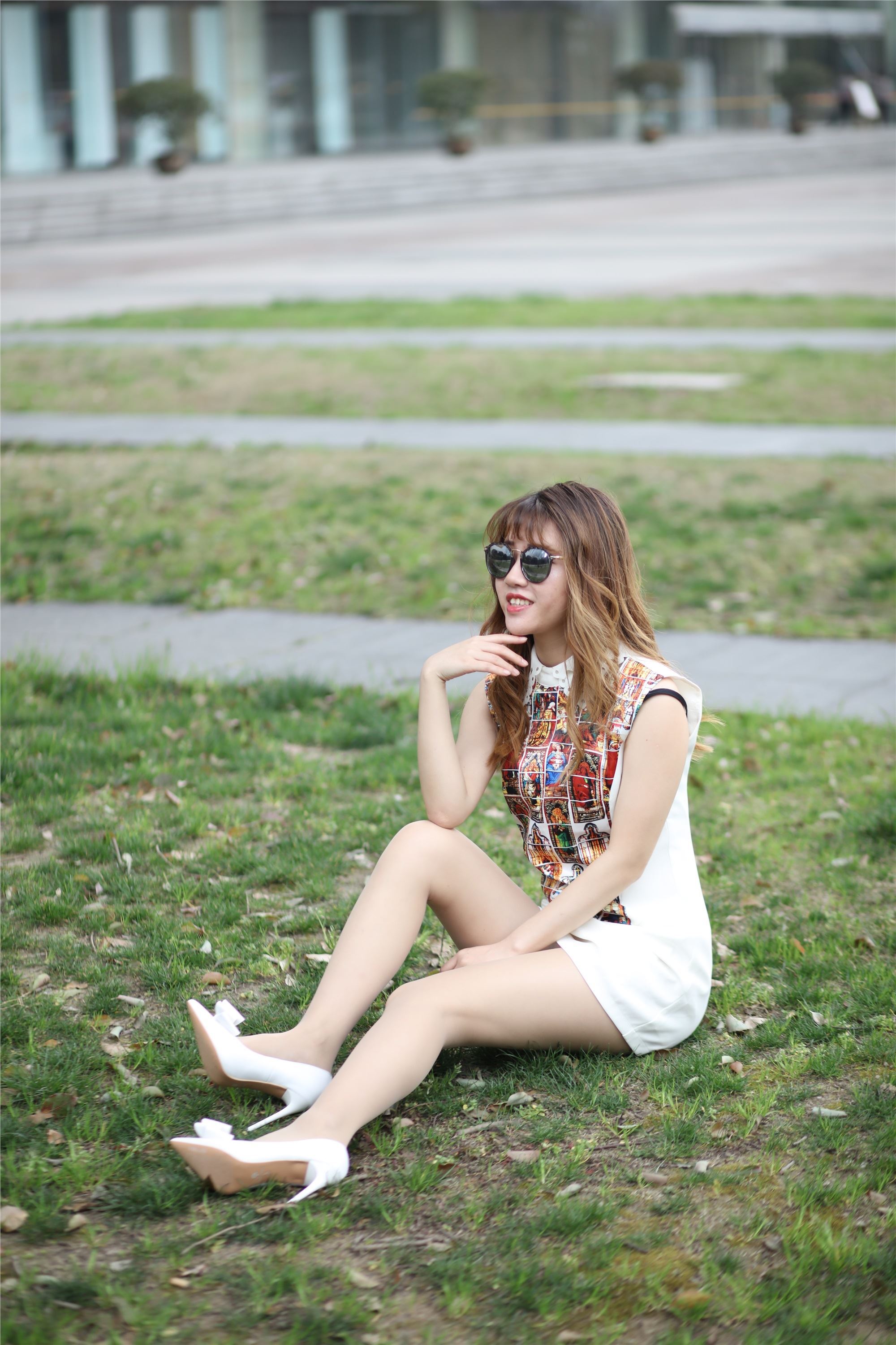 奈丝写真 NO.058 高高-坐好了，大白腿！